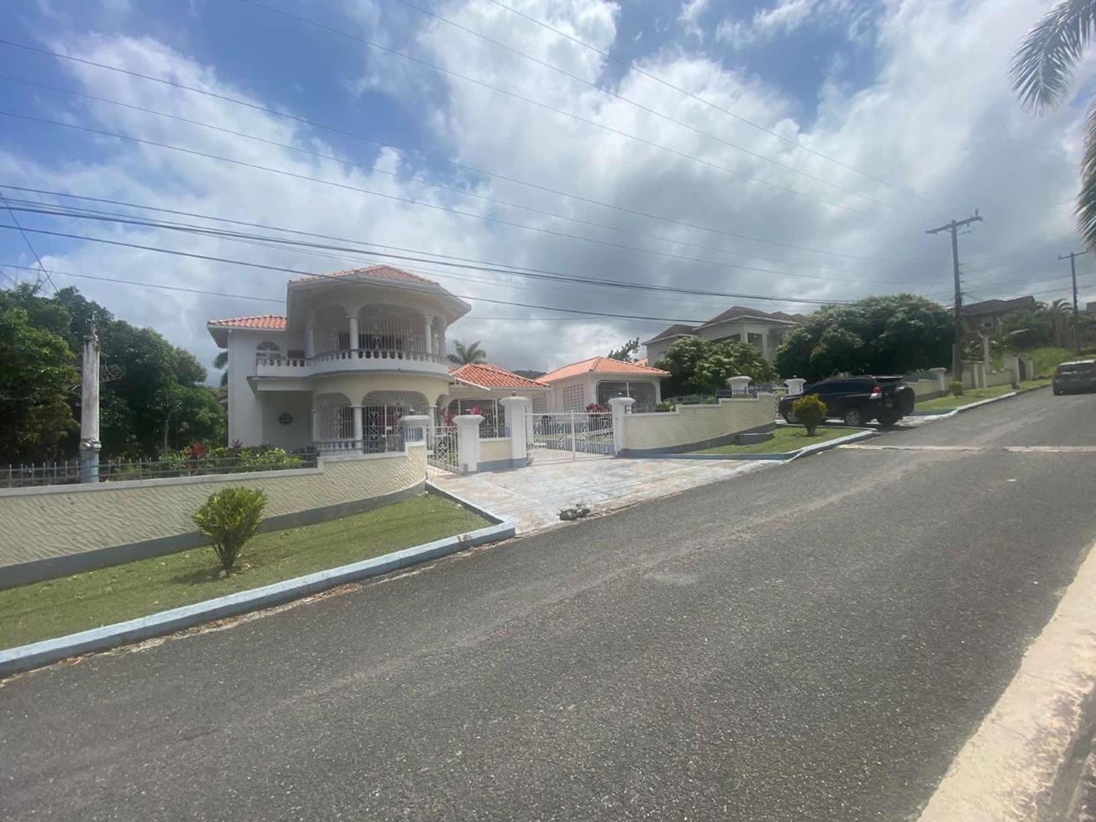 4 Bedroom House for Sale, Vista del Mar, St Ann's Bay, Jamaica — photo 2