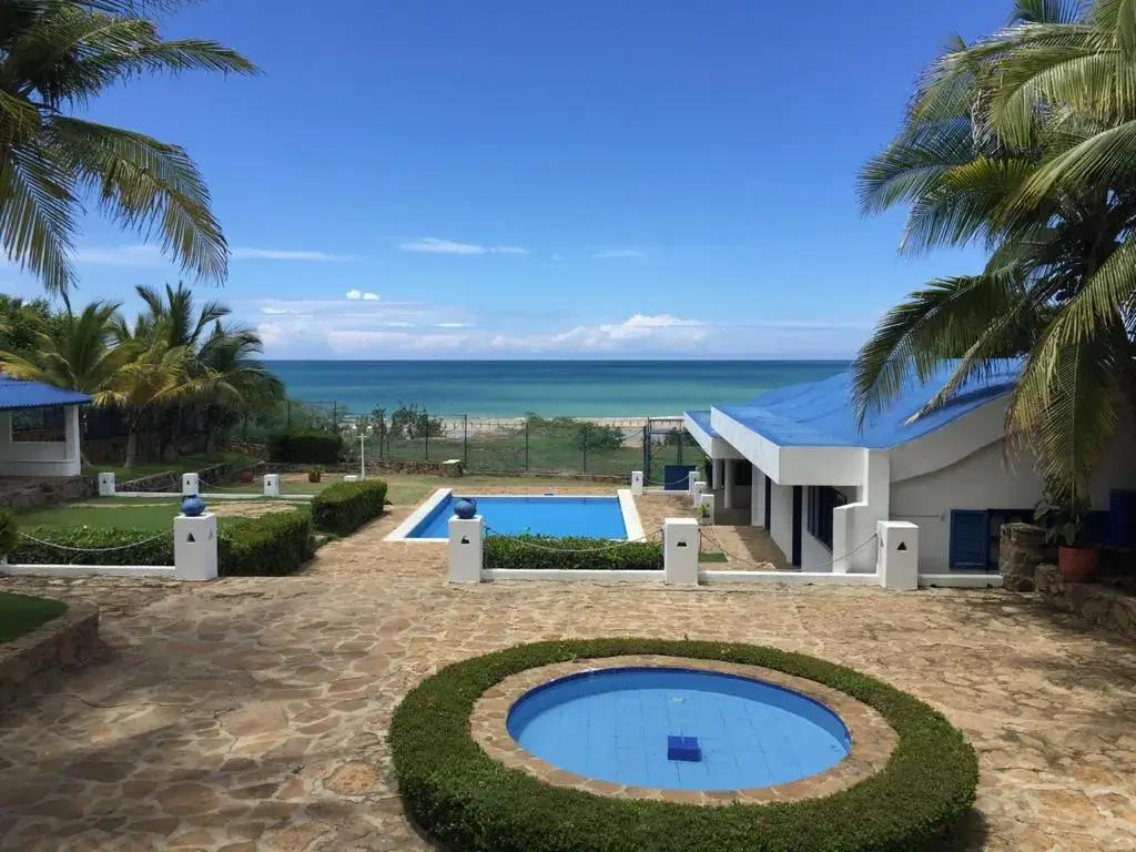 4-bedroom house in Playa Mendoza, Colombia — photo 1