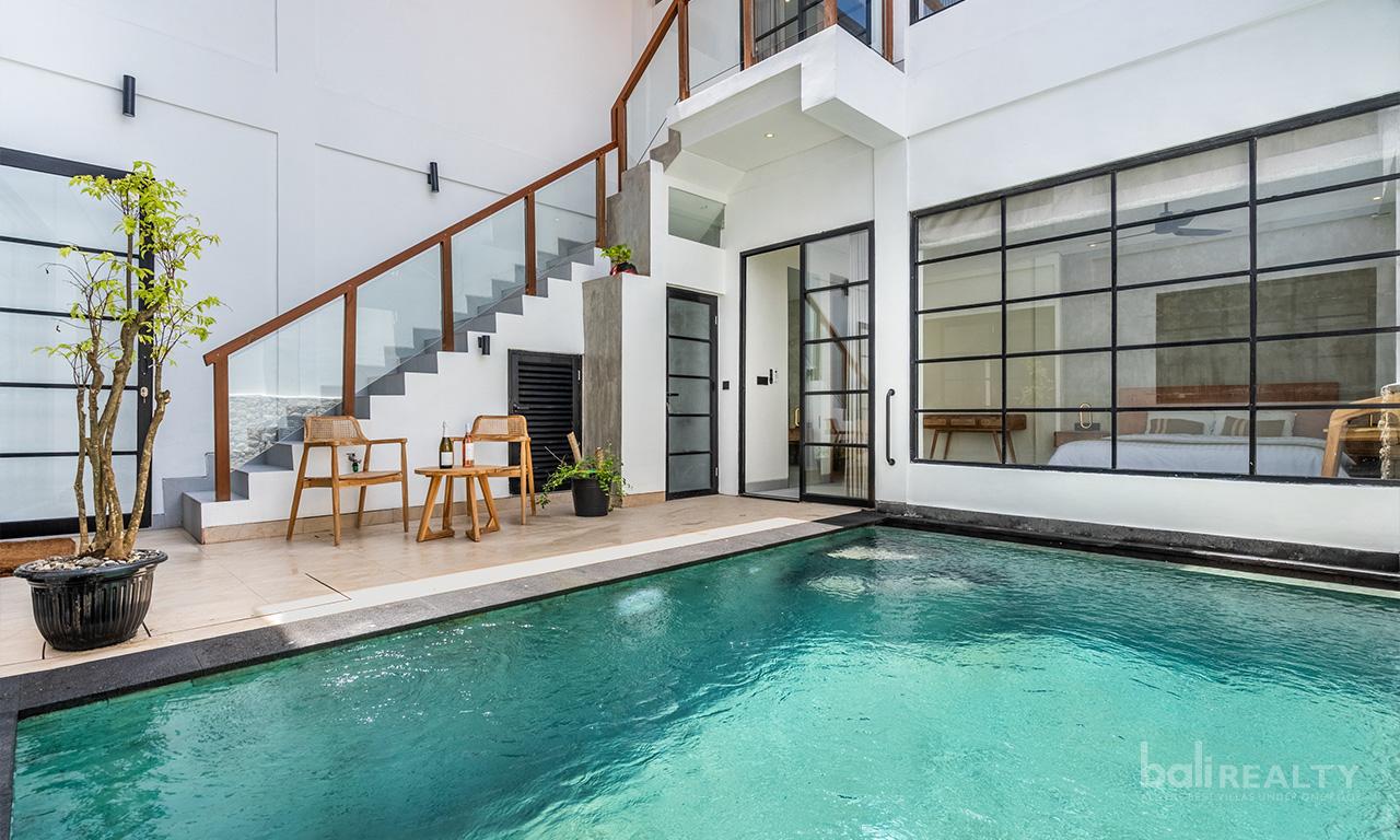 Tropical Three-Bedroom Villa with Rooftop Terrace in Legian’s Tourism Hub, Steps to the Beach – 2864 — photo 3