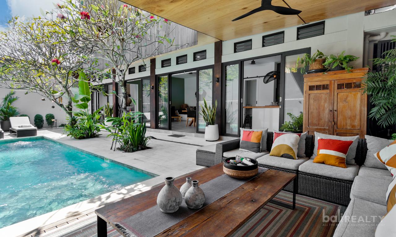 Beautiful and Versatile 3-Bedroom Villa Just Minutes from the Beach in Batu Belig, Seminyak — photo 1