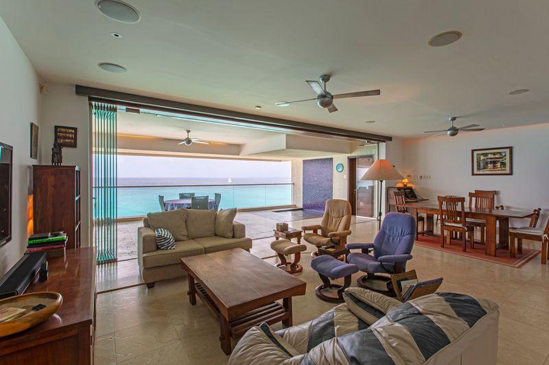 Gorgeous Apartment on the Water in Portico Residence St. James Barbados — photo 4