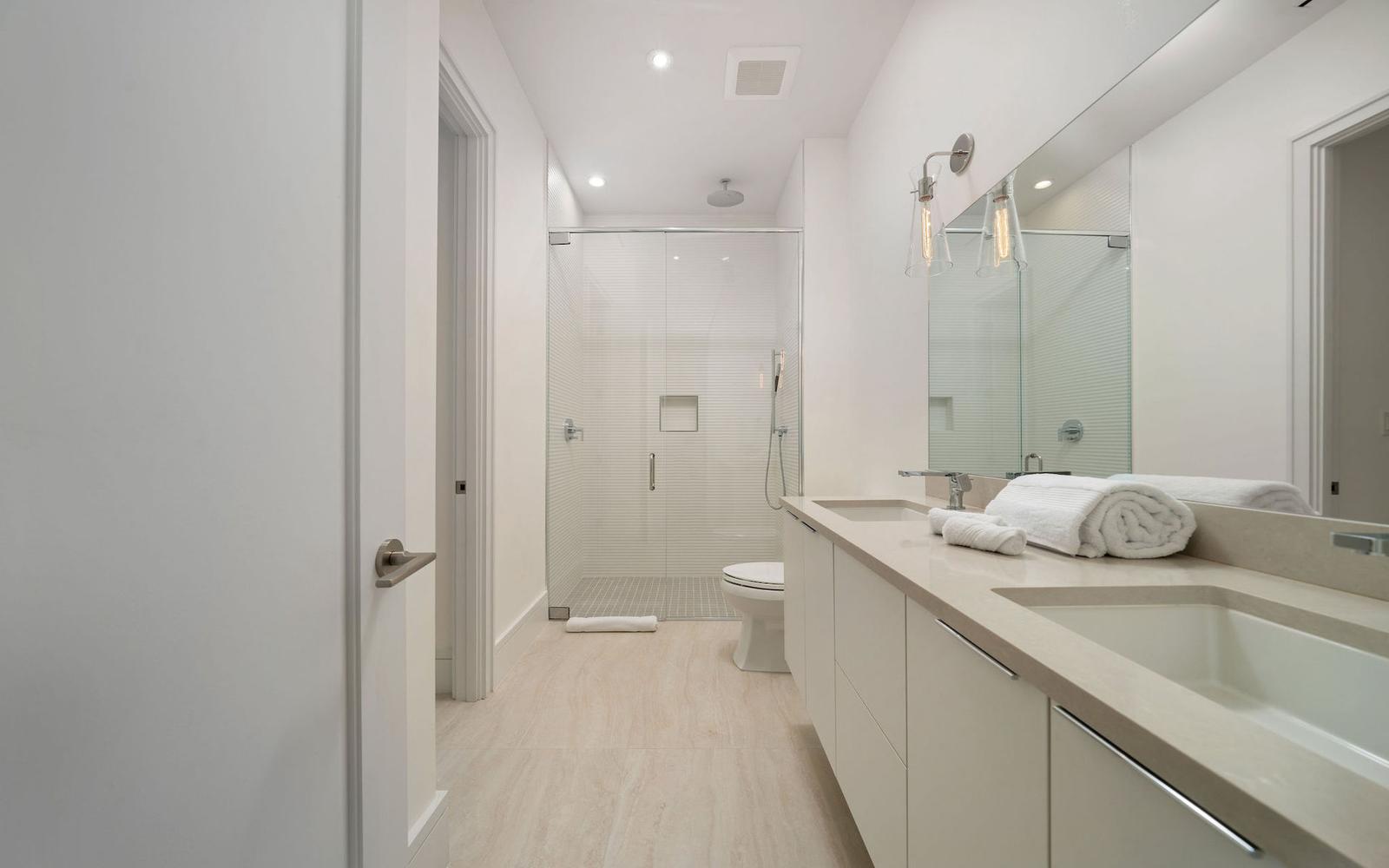 1 Bedroom Condo Unit 5 for Sale, Sterling Commons, Hurricane Hole, Paradise Island, Bahamas — photo 3