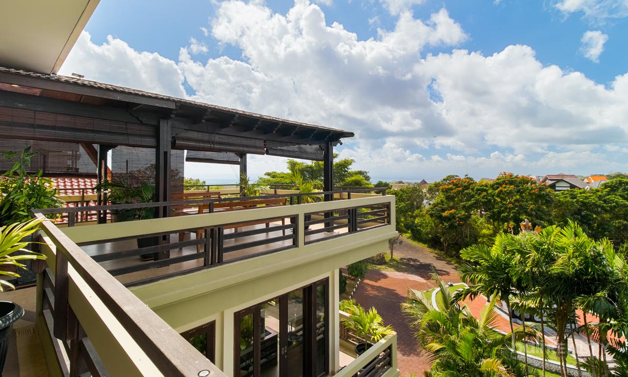 Five-Bedroom Freehold Paradise with Ocean Views of Dreamland Beach, Pecatu — photo 4