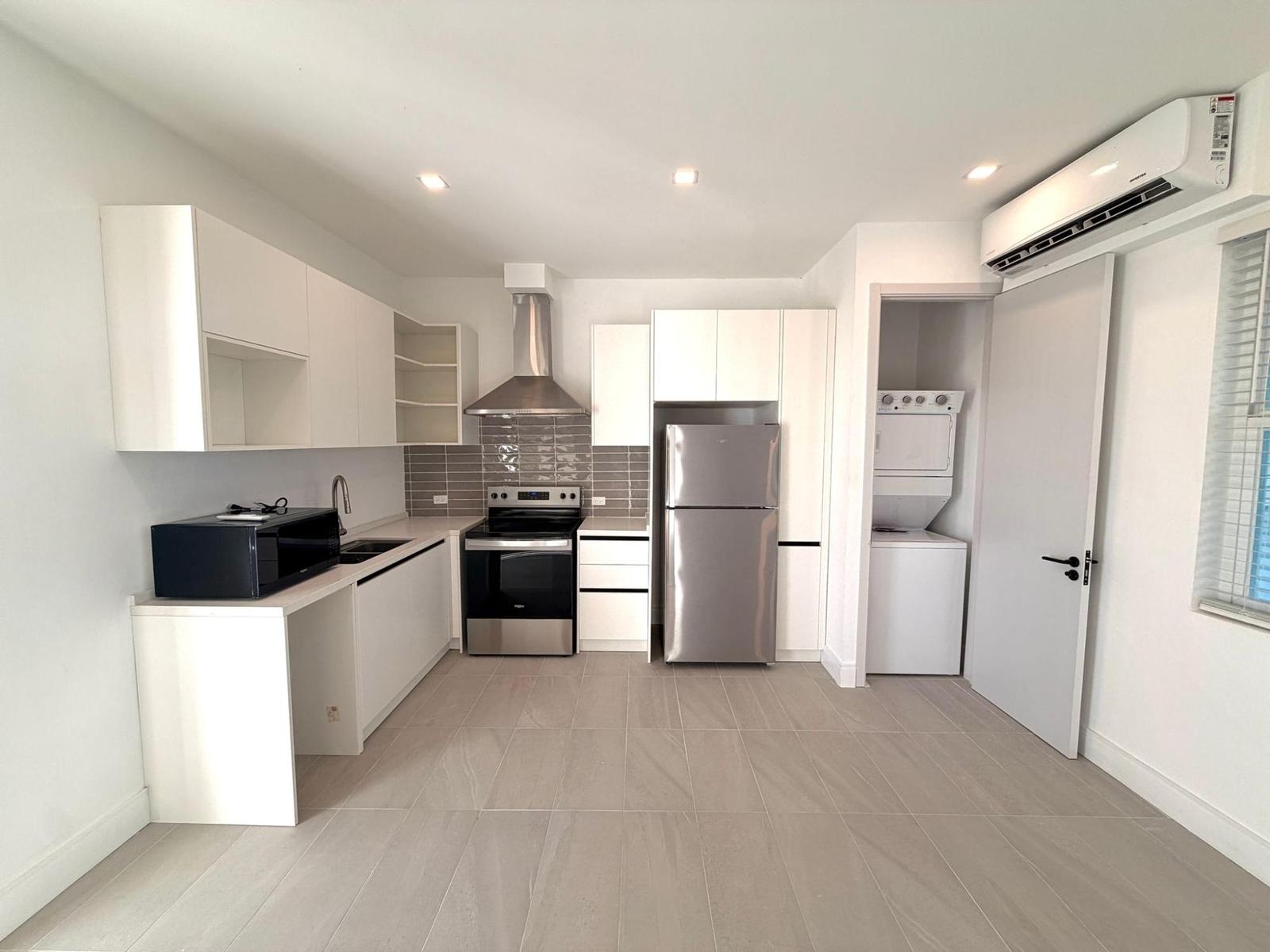 1 bedroom Apartment in Golden Isle, Nassau / New Providence, The Bahamas — photo 1