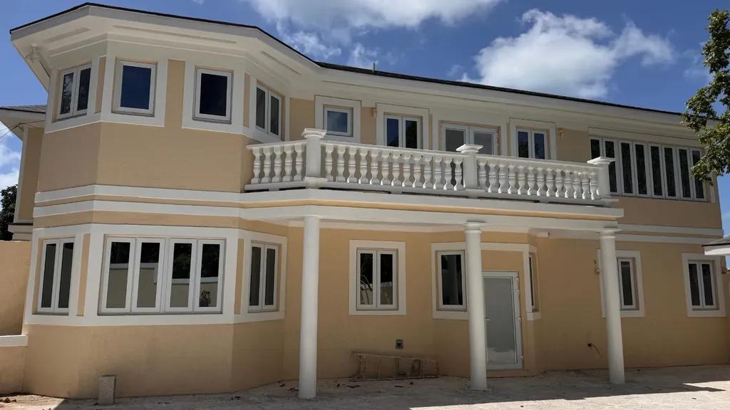 4-bedroom family house in Paradise Island — photo 4