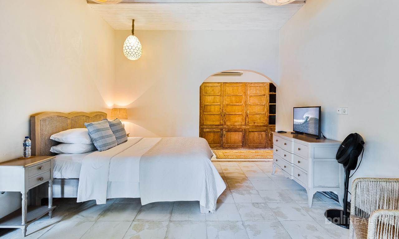 Spacious 3-Bedroom Leasehold Villa in Prime Batu Belig — photo 5