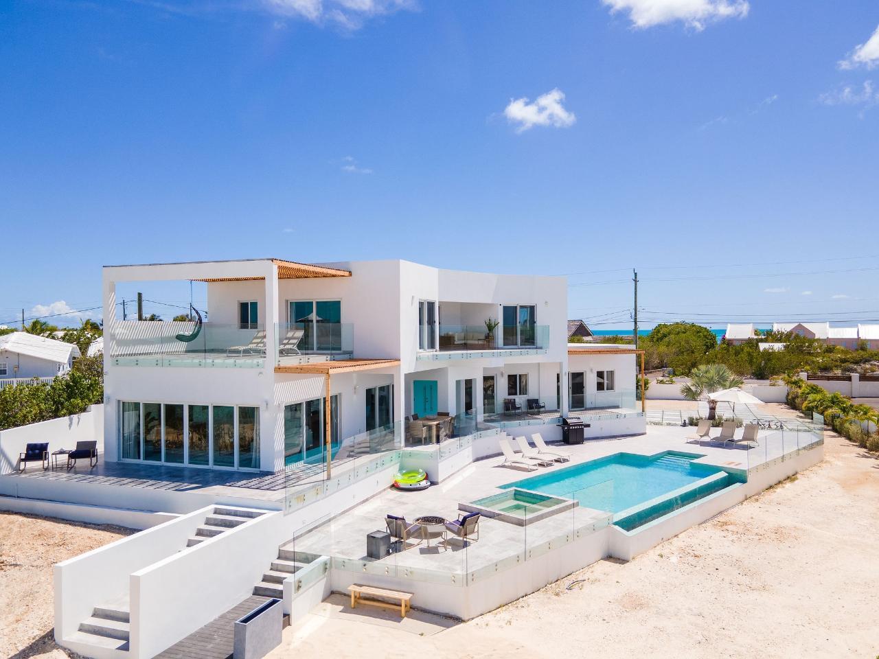 6IX Villa — photo 2
