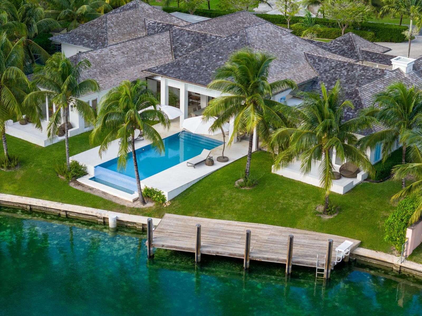 7 Bedroom Residence for Sale in Lyford Cay, Nassau — photo 1