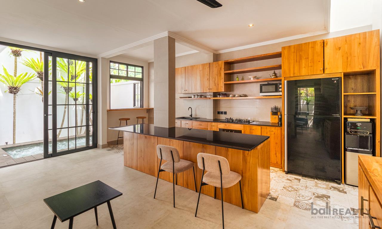 Modern Three-Bedroom Villa for Monthly and Yearly Rent in Seminyak Residential Complex - 2905 — photo 1