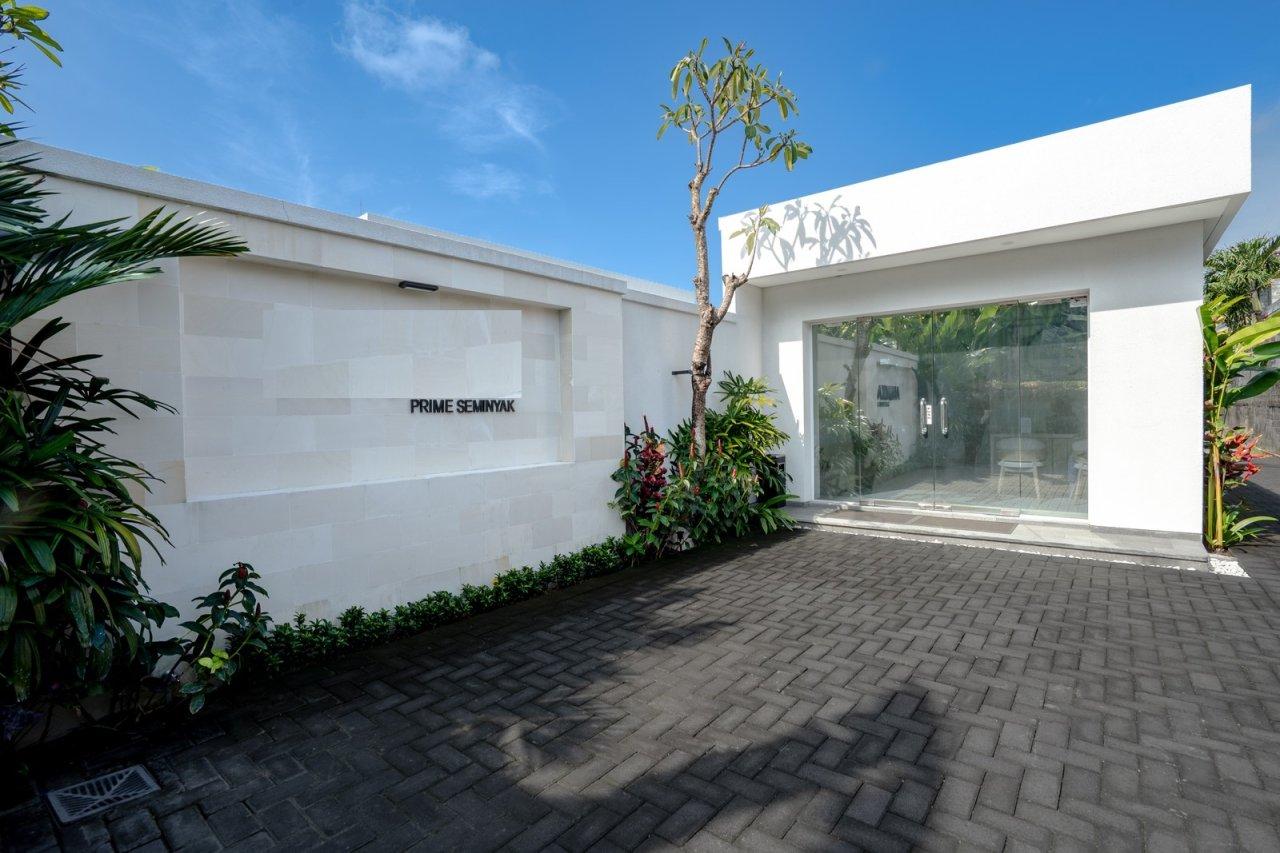 5-bedroom villa in Seminyak with private pool — photo 1