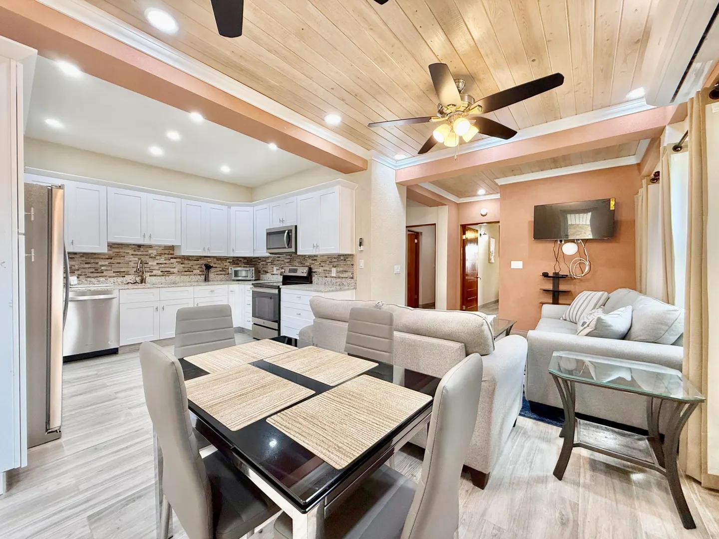 2 Beds 2 Baths Apartment with Ocean Views in Contant Ss — photo 2