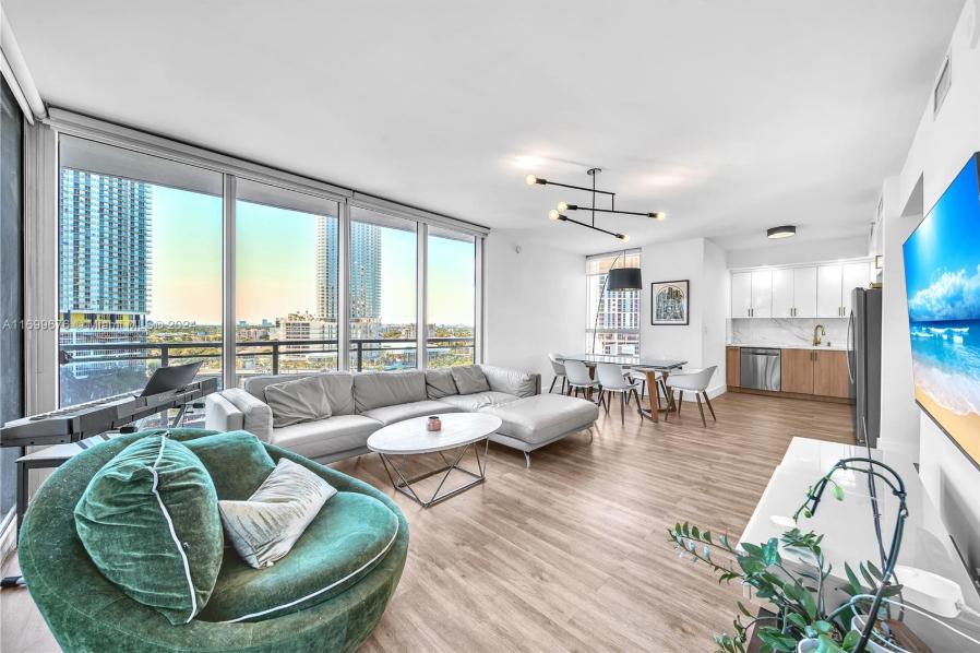Ivy at Riverfront 2BR Stylish Miami Condo — photo 2