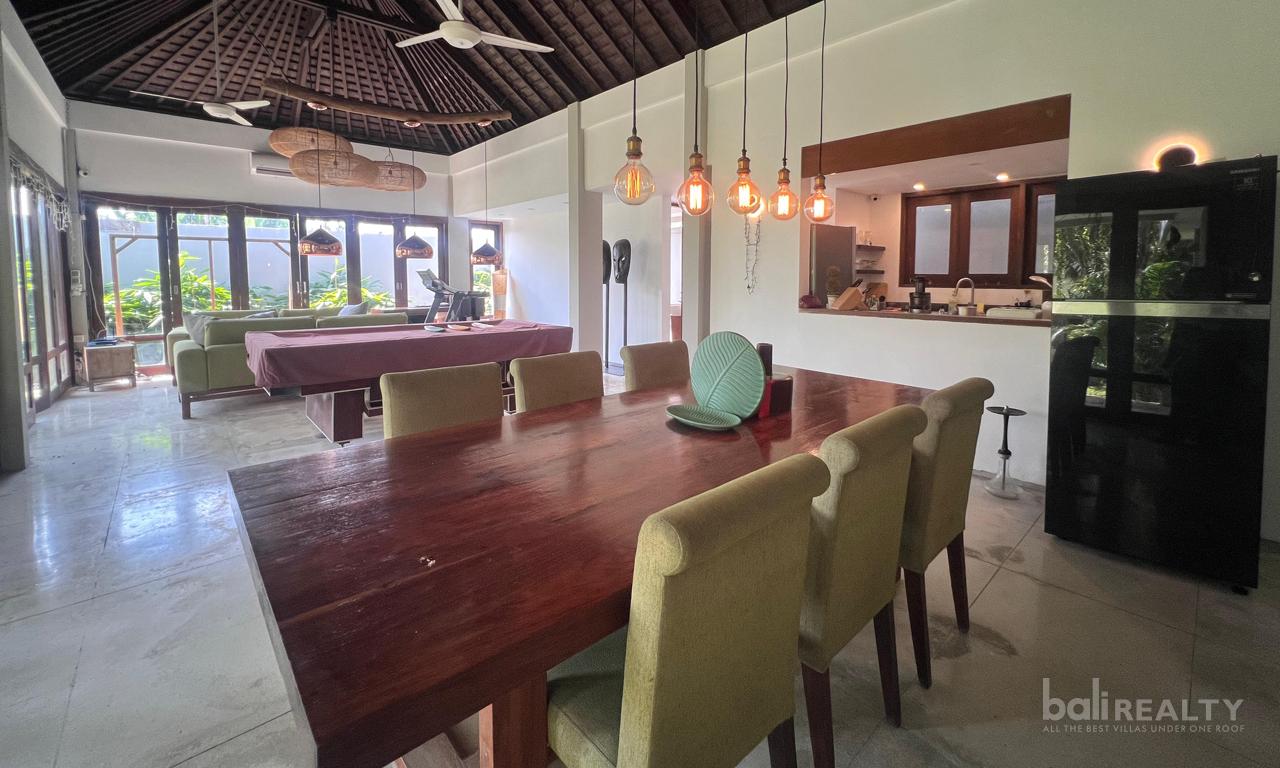 Yearly Rental: Fully Furnished Four-Bedroom Villa in Padonan, Steps from Berawa — photo 5