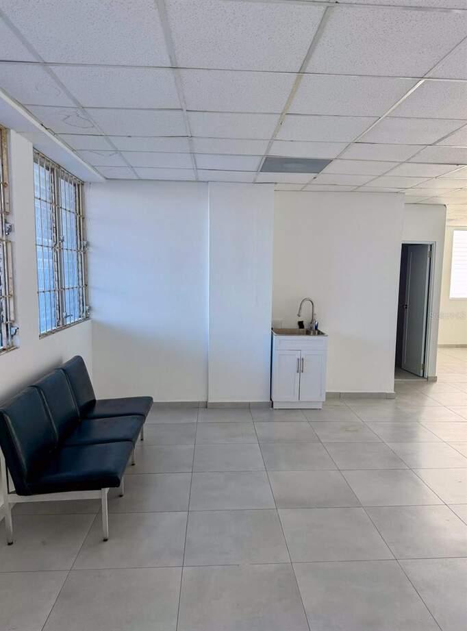 Edificio La Palma Office Space for Sale in Mayaguez — photo 4