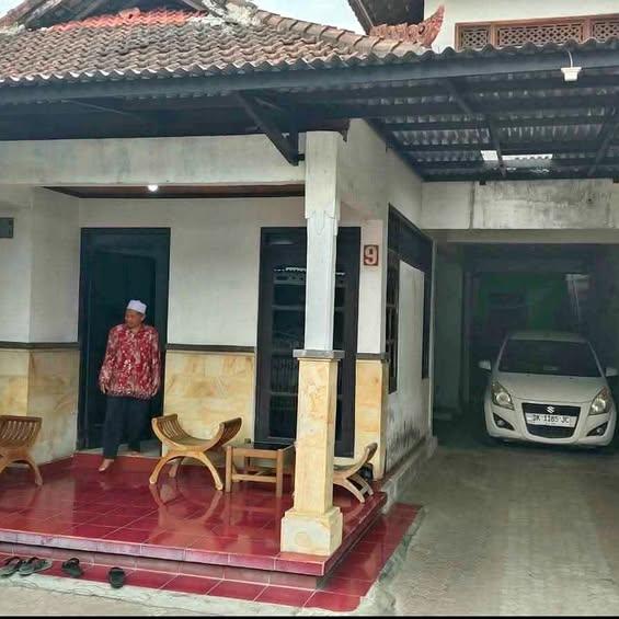 7 bedroom house in Denpasar — photo 1