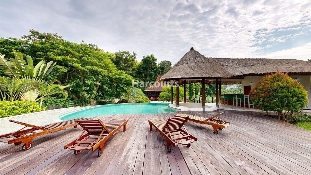 Expansive Freehold Tropical Estate in Canggu — photo 1