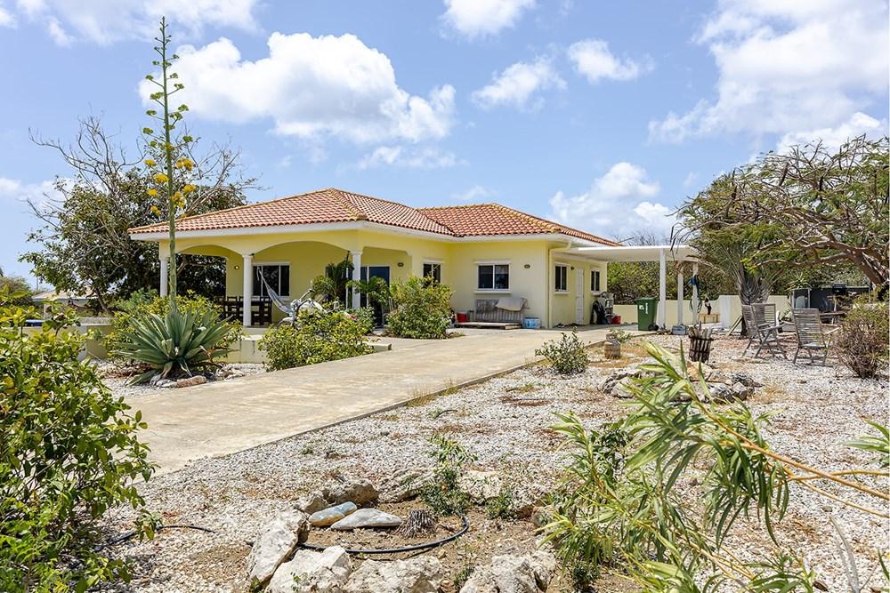 3 Bedroom Villa for Sale, Sabadeco Crown Park, Bonaire — photo 1