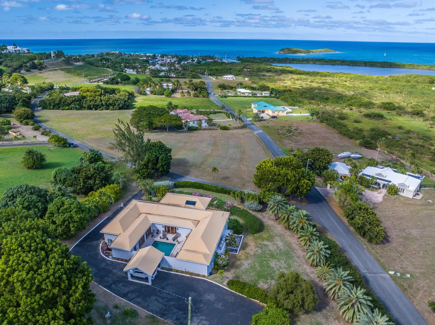 6 Bed 5.5 Bath Villa in US Virgin Islands — photo 5