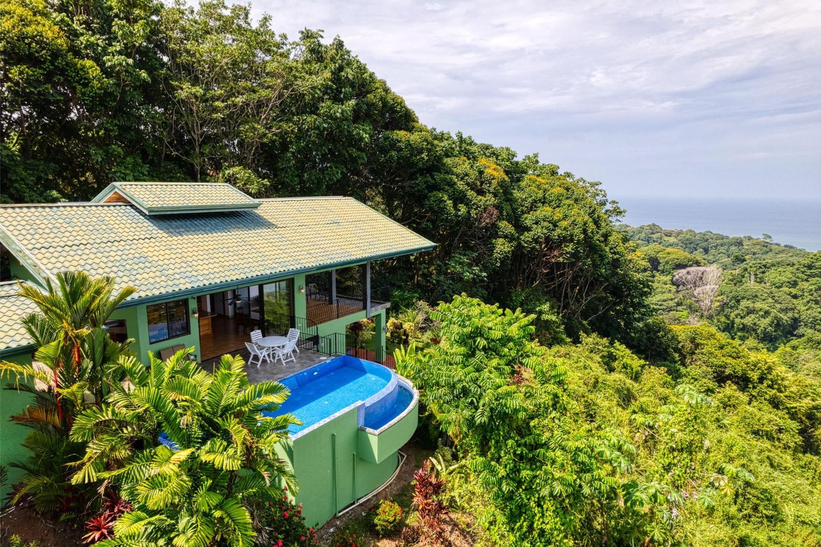 4 Bedroom Home for Sale in Escaleras, Dominical — photo 3