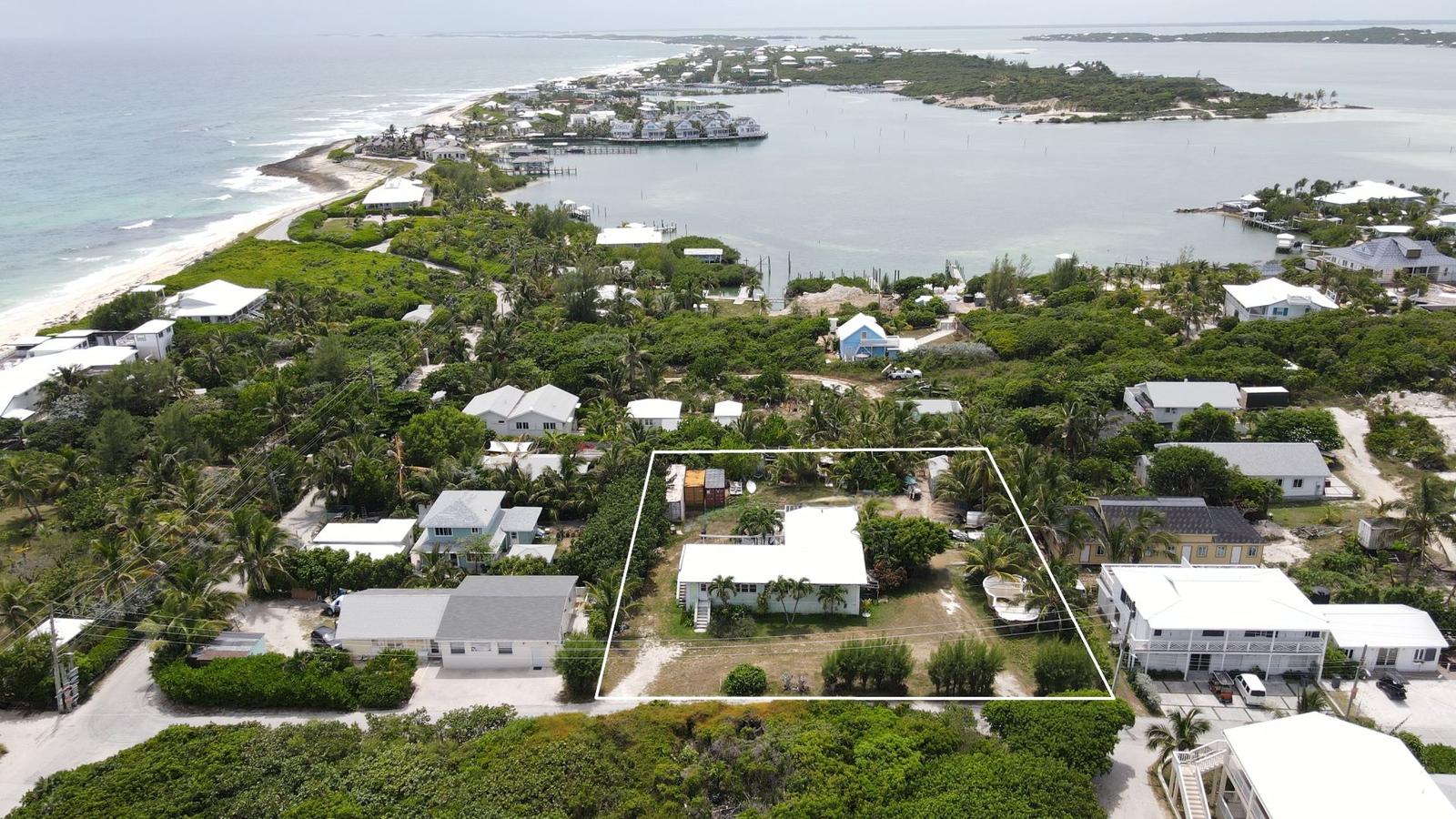4-bedroom house in White Sound, Elbow Cay, Bahamas — photo 1