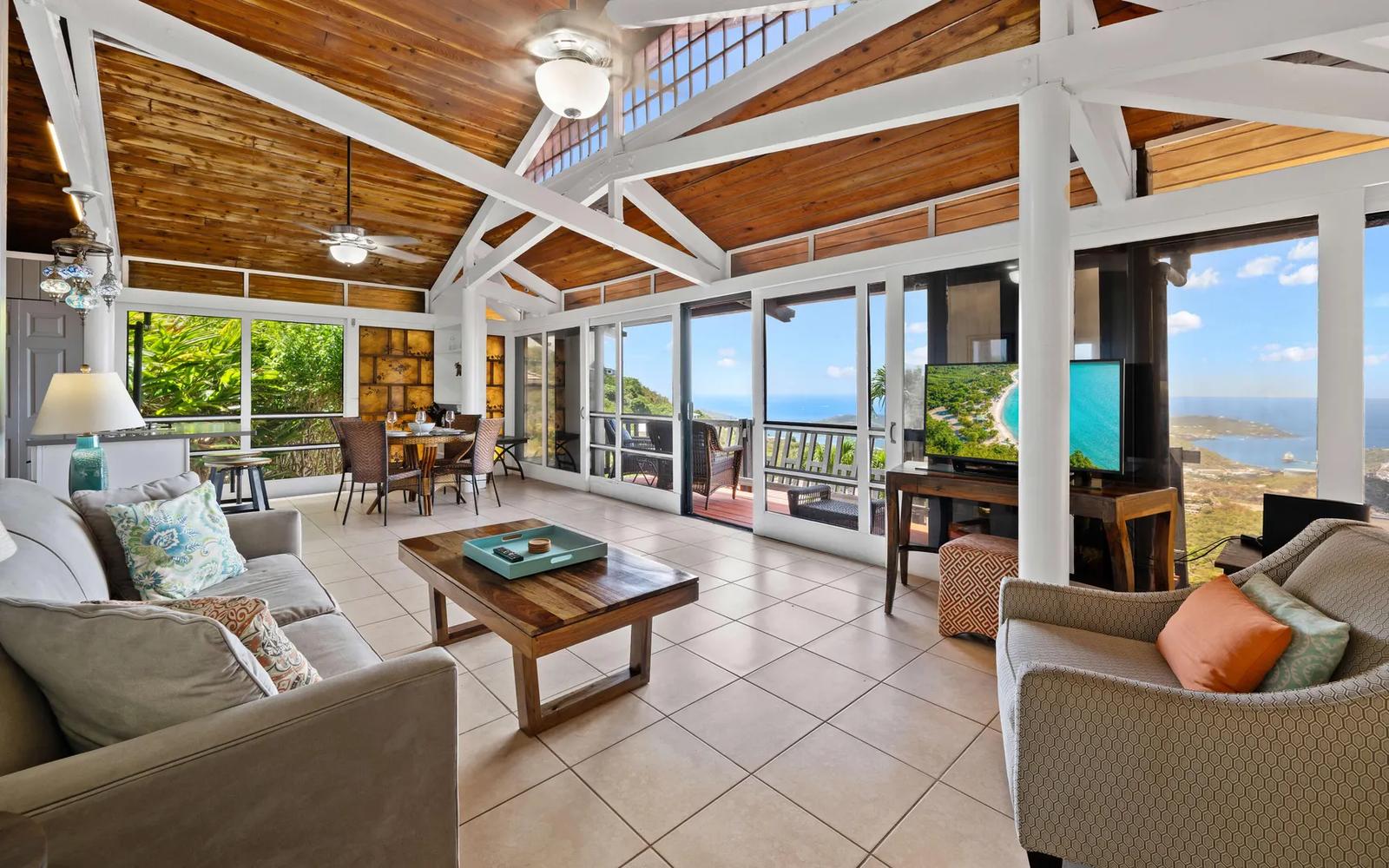 3BR Condo in Shibui, St. Thomas — photo 1