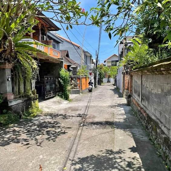 4 bedroom house in Ketewel, Bali, Indonesia — photo 1