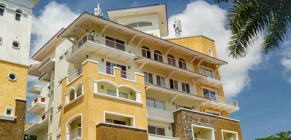 Tucan Golf Community 4BR Luxury Condo — photo 2