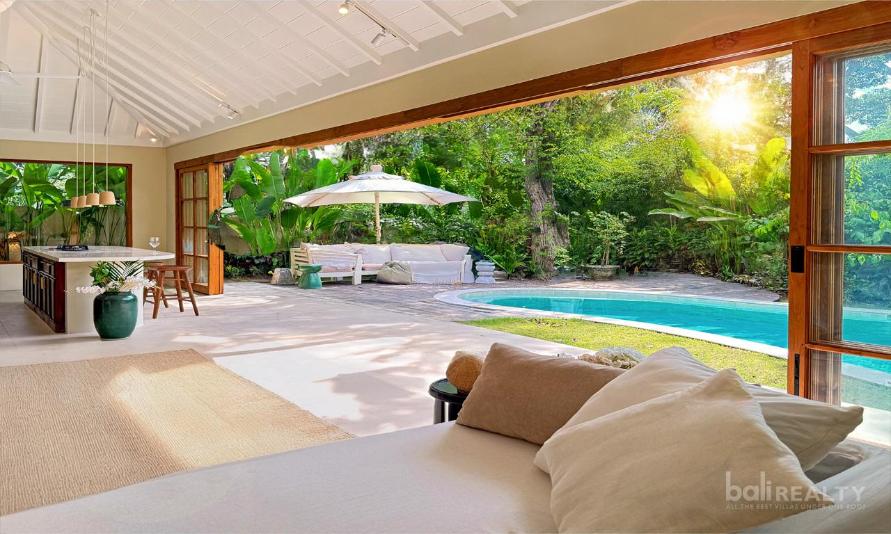 Modern Four-Bedroom Family Villa with Pool and Garden — photo 3