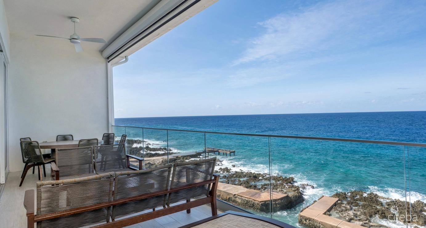 3 bedroom property for sale — Lighthouse Point #304 Top Floor Corner in the Cayman Islands — photo 4