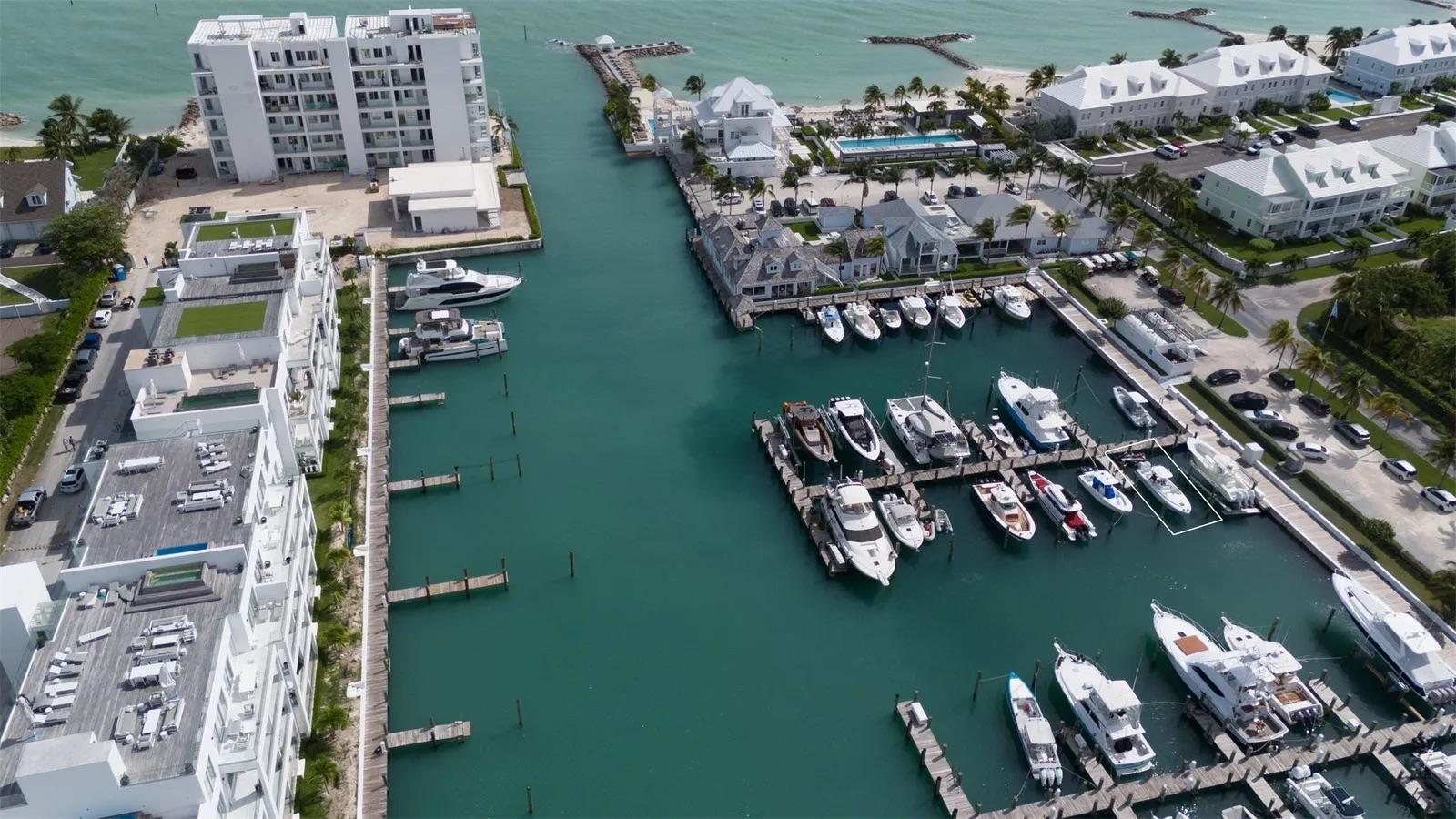 76/77 PALM CAY MARINA — photo 1