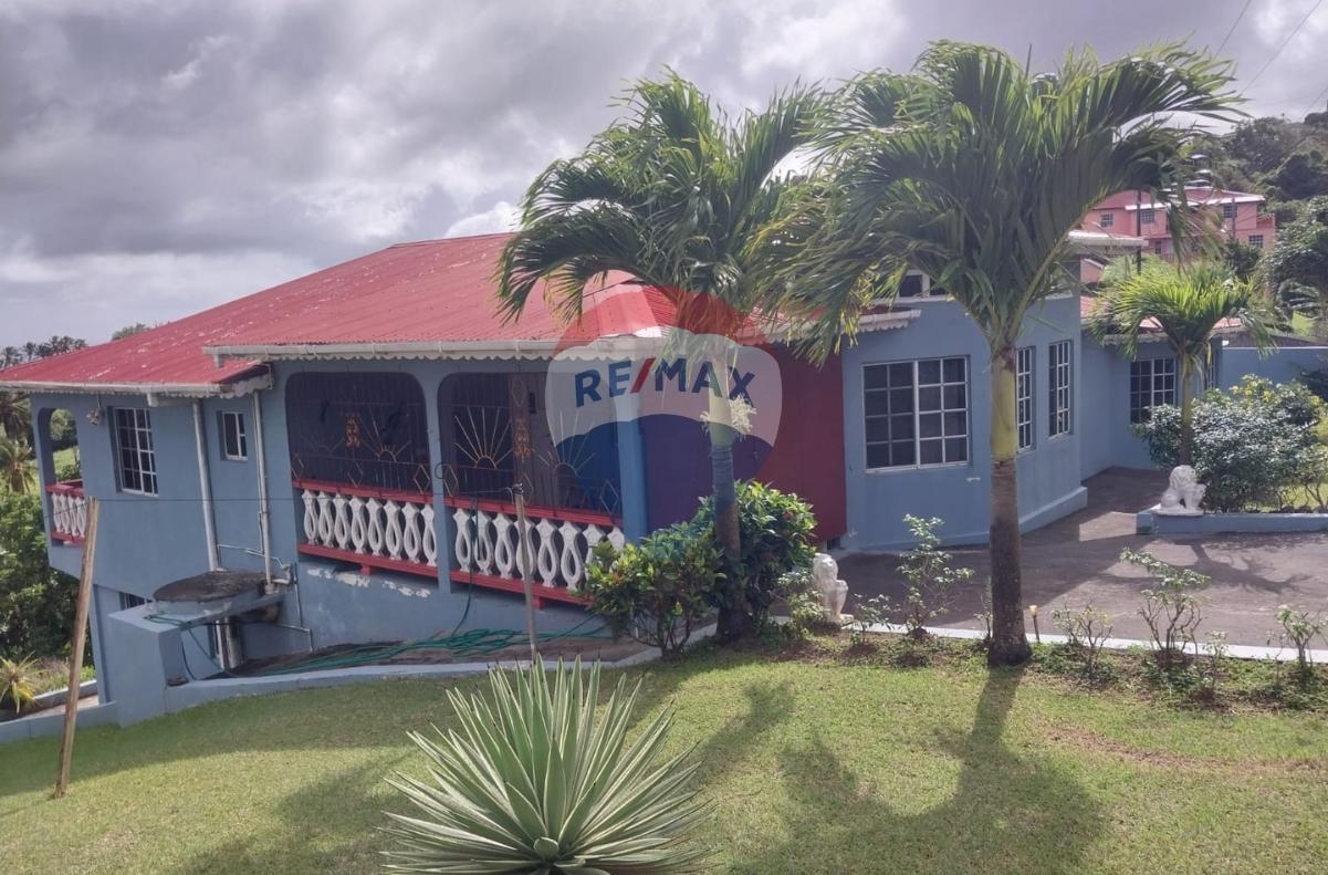 Carapan Retreat - Charming Hillside Villa with Sea Views — photo 1