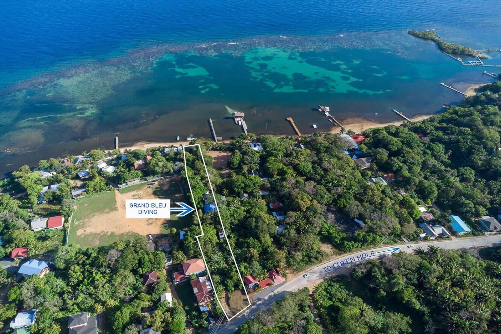 12 Bedroom Beachfront Dive Resort for Sale, Sandy Bay, Roatan — photo 4