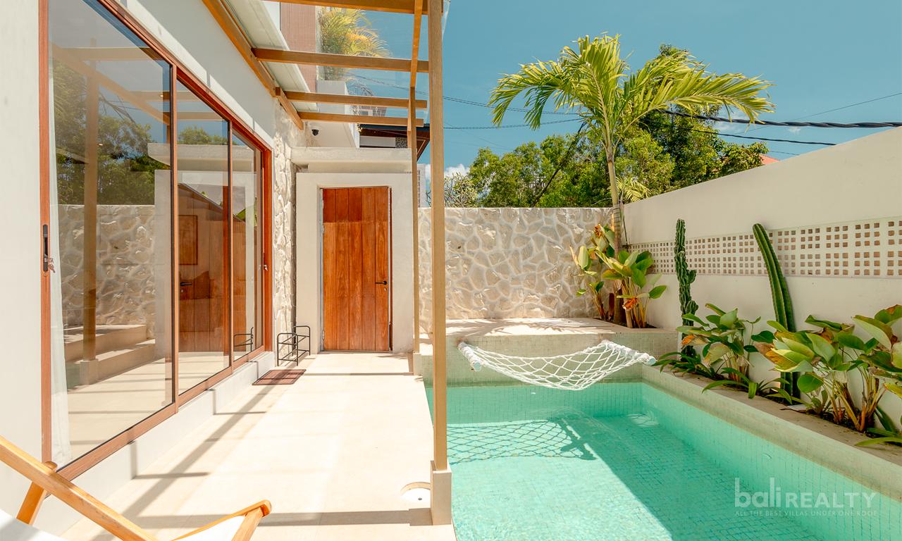 Rare Opportunity: Two-Unit Freehold Villas with Ocean View in Ungasan – Fully Furnished — photo 1