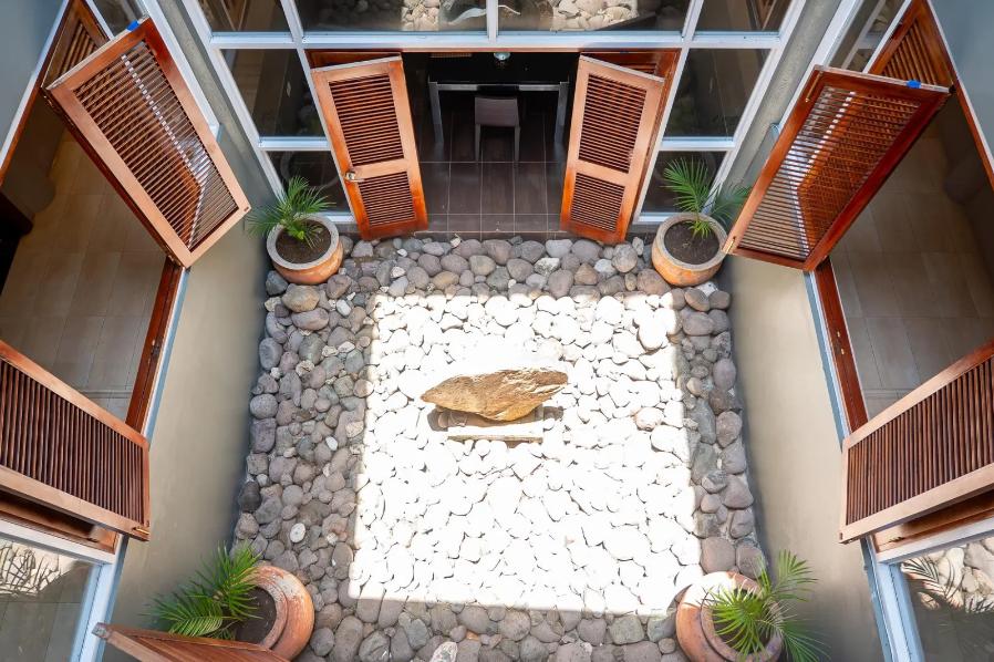 Rose Hall Jamaica Elegant 5BR Villa — photo 3