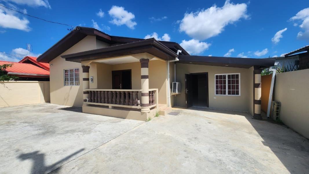 5Br/3Ba D'Abadie House — photo 1