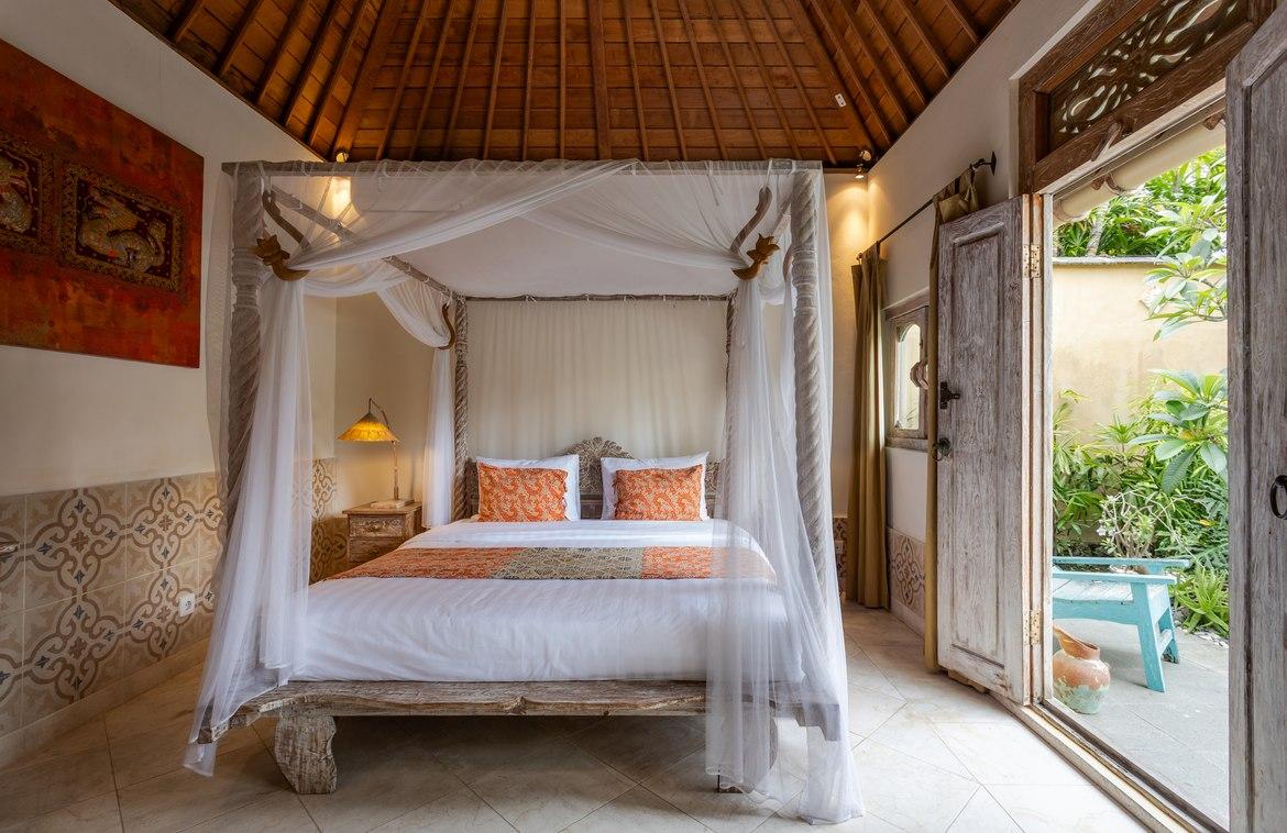 Charming 3-Bedroom Leasehold Villa with 13-Metre Pool in Seminyak — photo 4