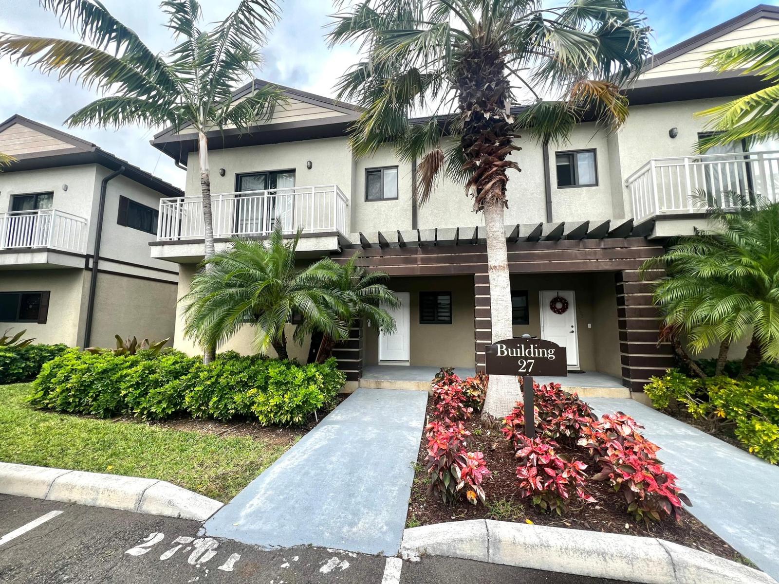 3 Bedroom Townhouse 3703 for Sale, Venetian West, Nassau, Bahamas — photo 1