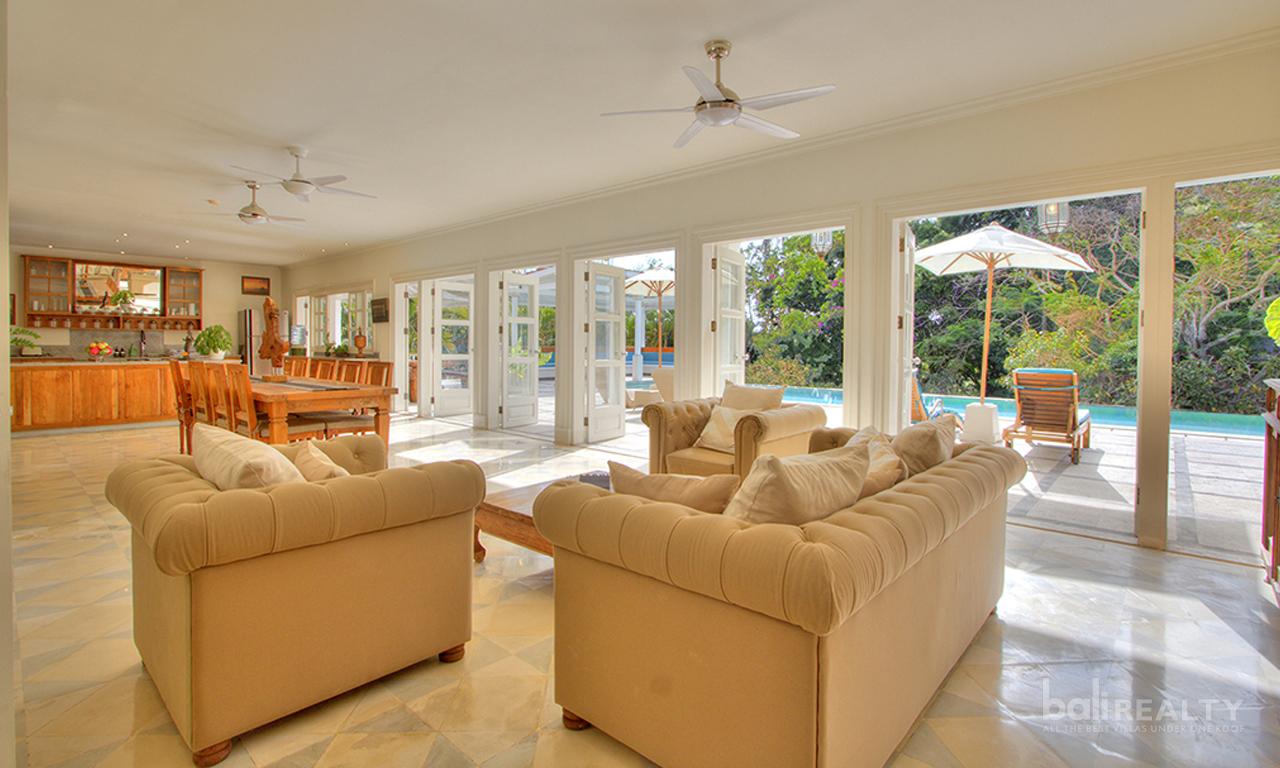 Gorgeous Colonial Residence With A Modern Twist — photo 5