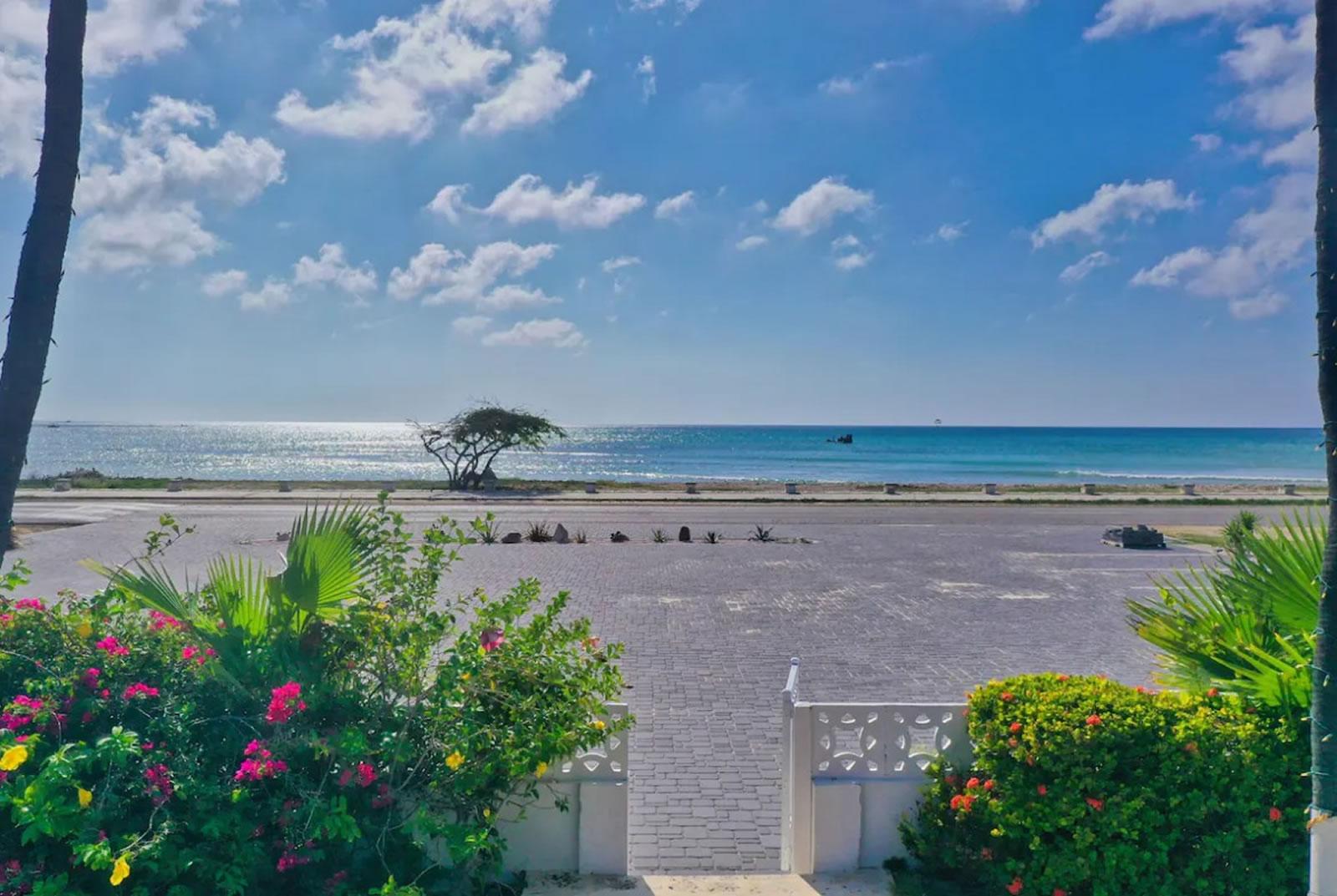 6 Bedroom Beachfront Home for Sale, Malmok, Aruba — photo 3
