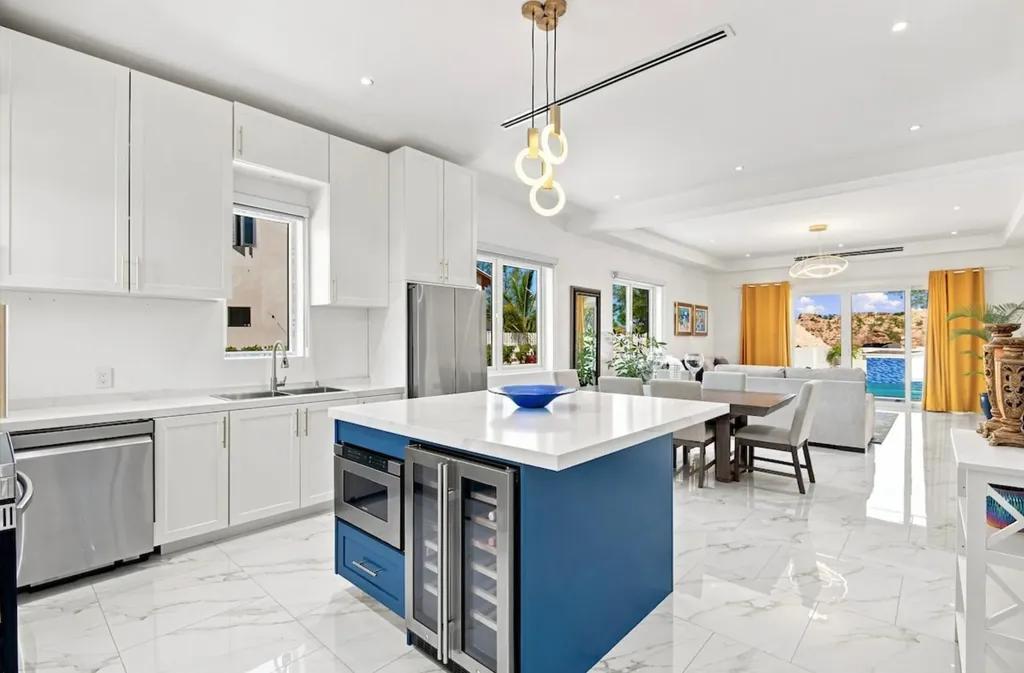 4-bedroom house in Palm Cay, Bahamas — photo 3