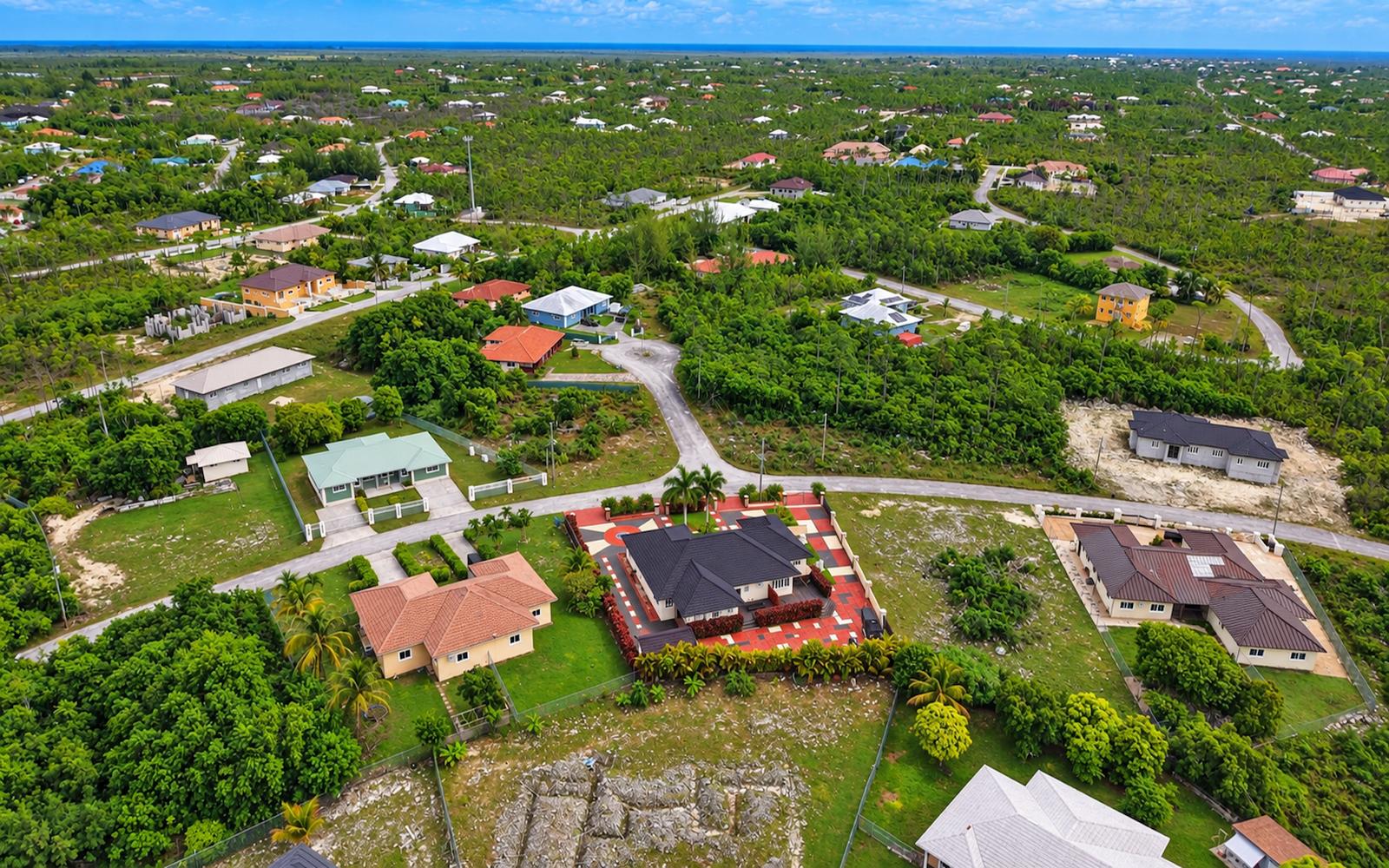 5-bedroom condominium in Langton Circle, Lincoln Green, Grand Bahama, Bahamas — photo 5