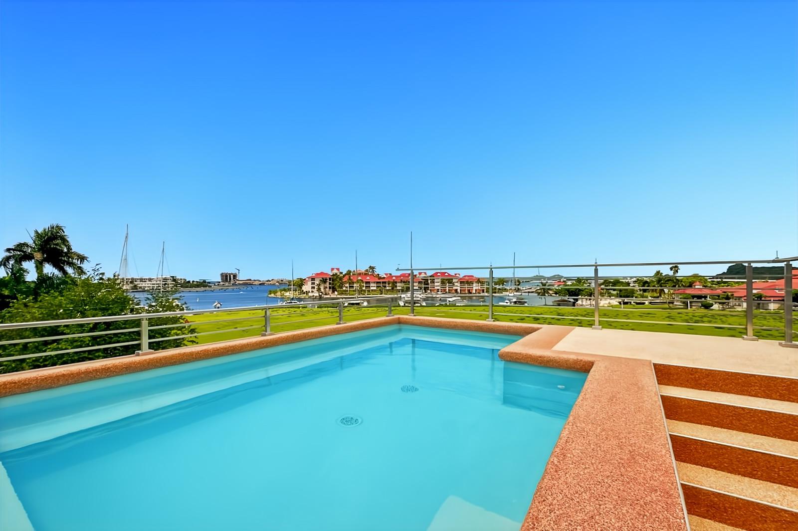 4 Bedroom Apartment for Sale, Cole Bay, St Maarten — photo 1