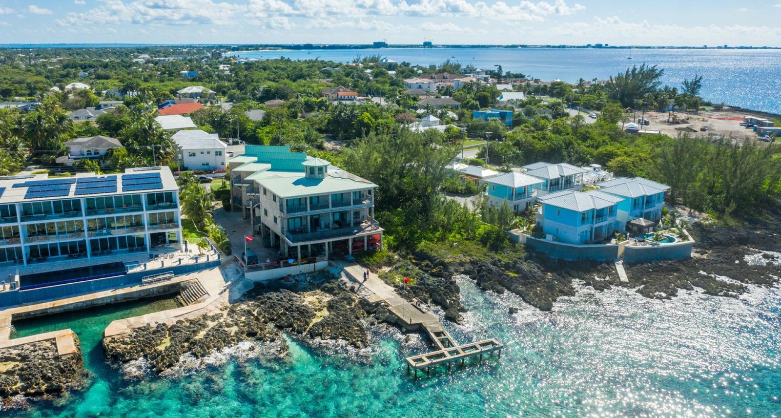 Freehold Top-Floor Condo with Caribbean Sea Views — photo 1