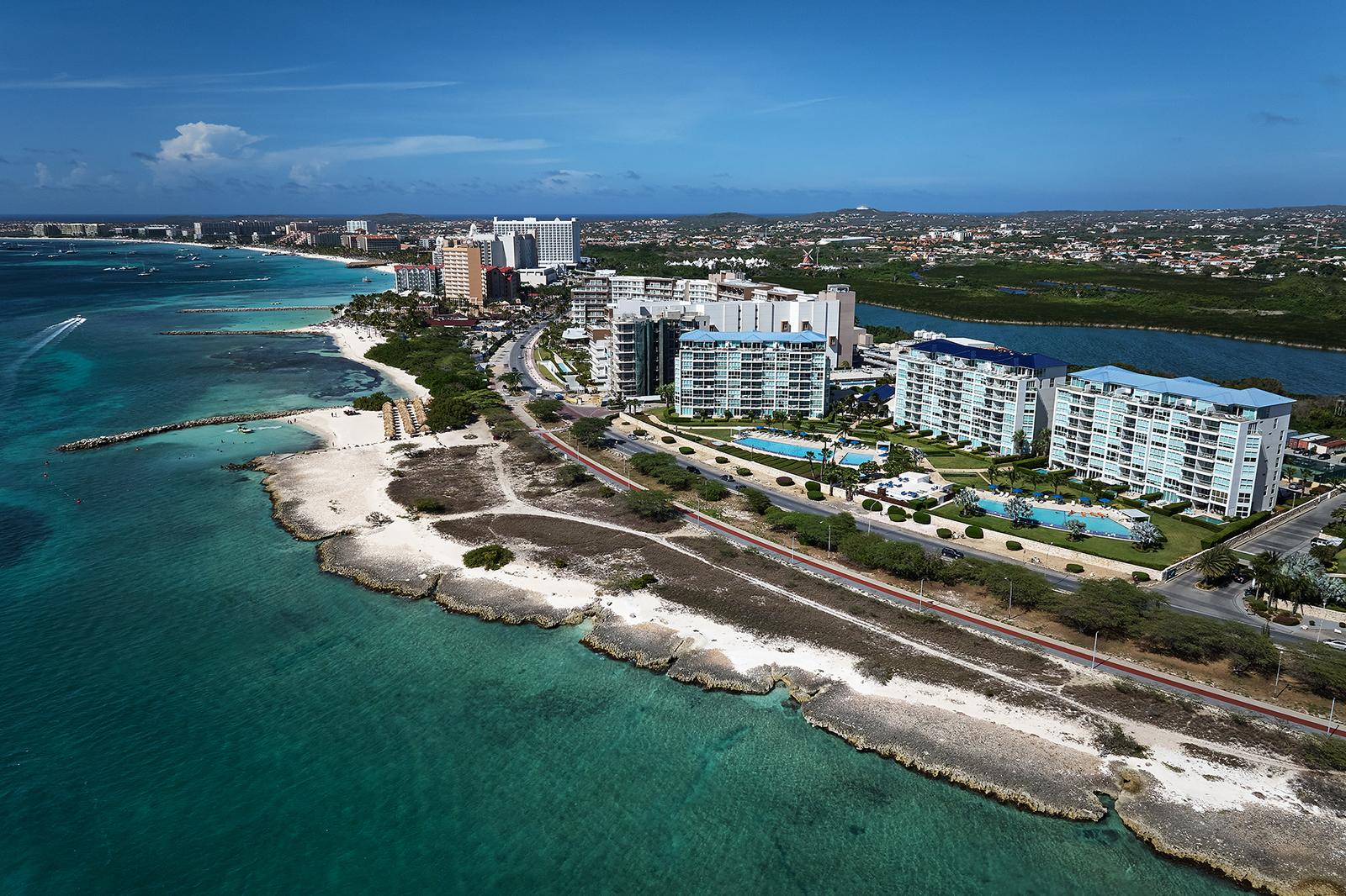 Gorgeous Townhouse for sale in Eagle Beach Aruba — photo 3