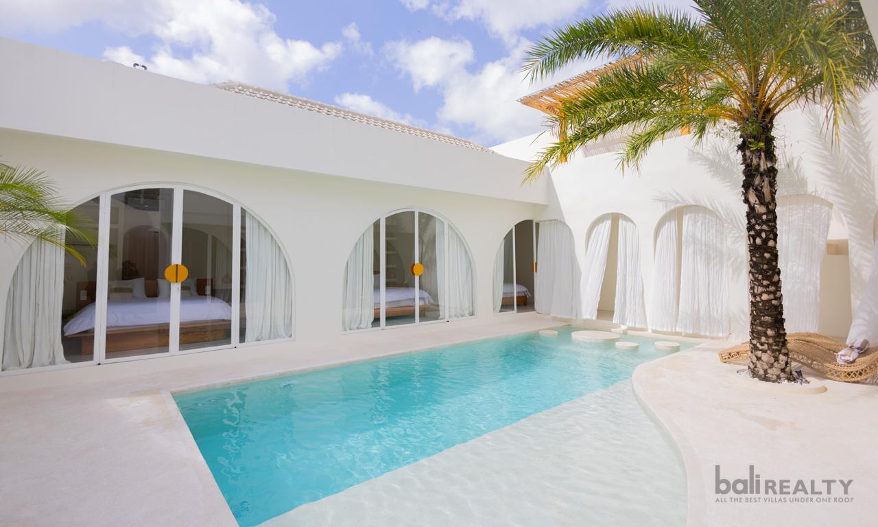 Brand-New Mediterranean Three-Bedroom Villa with Long Lease in Canggu - 2859 — photo 1