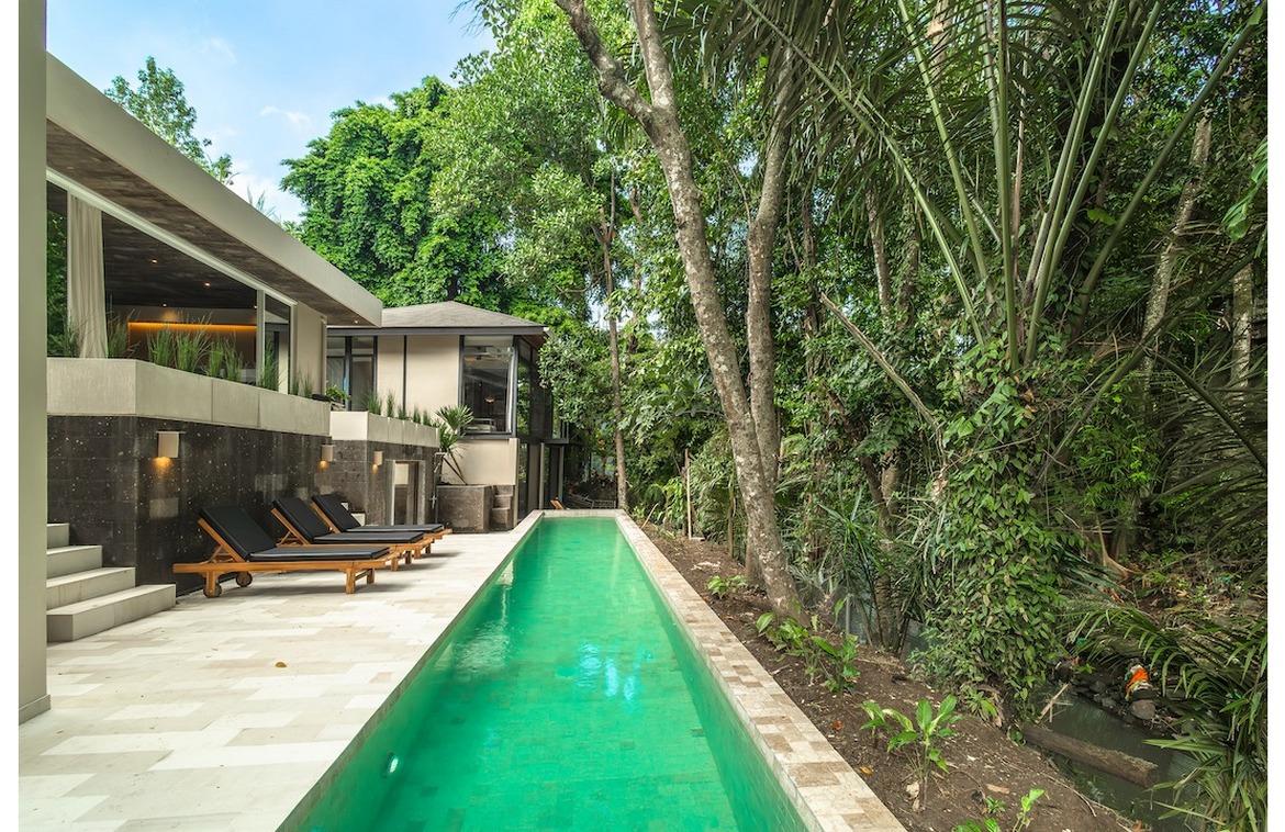 Tranquil riverfront villa compound in Tumbak Bayuh, Canggu — photo 2