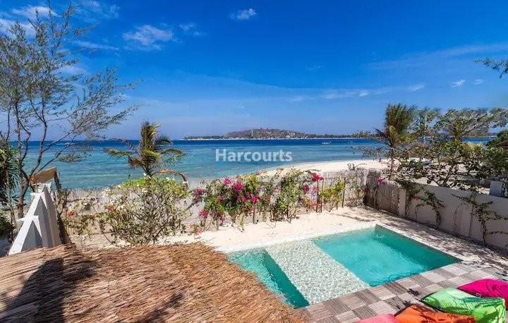 Absolute Beachfront Villa on Gili Meno — photo 1
