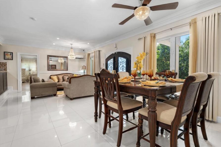 Westridge Estates 6BR Expansive Home — photo 4