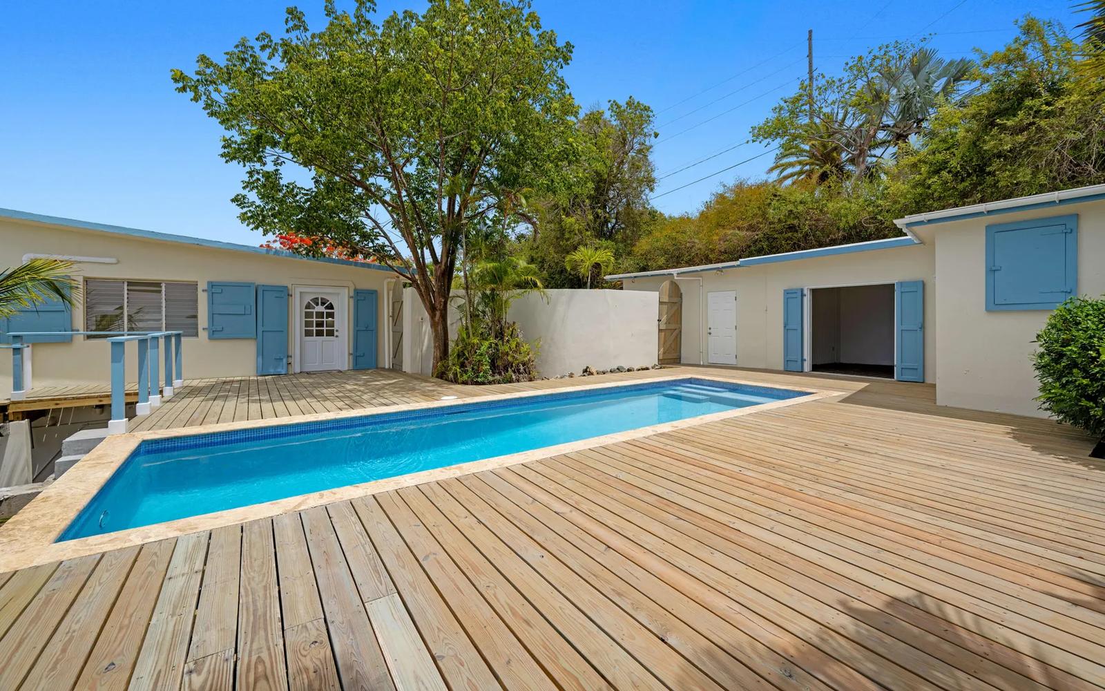 3 Beds 3 Baths 1,600 Sqft Home with Pool — photo 5