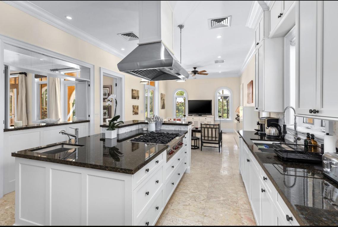 Gorgeous Waterfront Home for Sale in Old Fort Bay, Paradise Island, Bahamas — photo 4